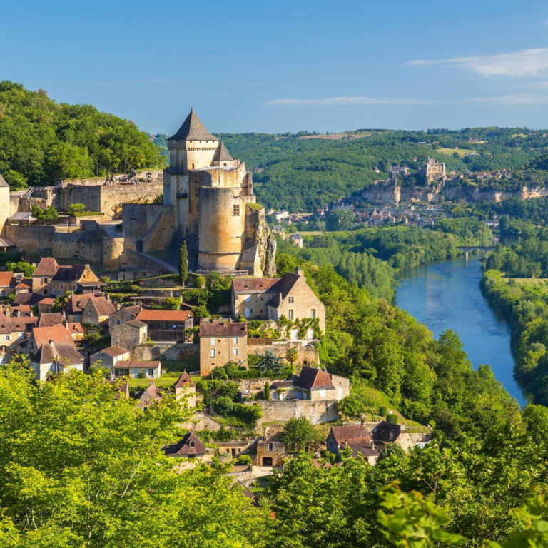 dordogne river in france village